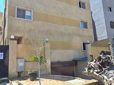 Building For sale in Industrial Zone, New Cairo - 5th Settlement, 400 sqm
