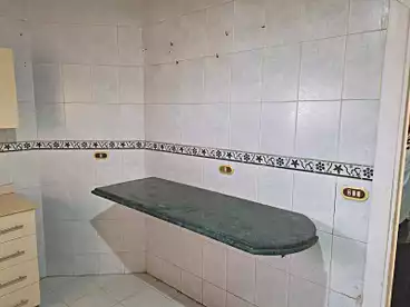 شقق للإيجار في المجاورة الأولى، الحي الرابع، 170 متر