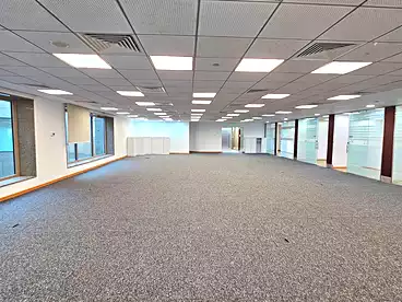 Corporate Branch For rent in Northern 90th St., 90th Street, 600 sqm