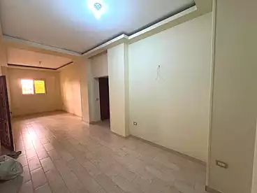 شقة بحديقة للبيع في المجاورة الثالثة، الحي الرابع، 150 متر