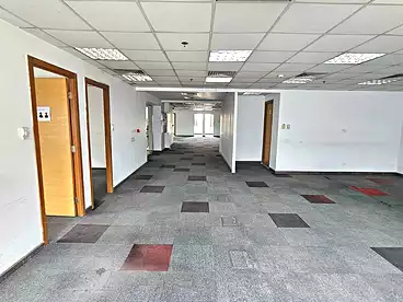 Offices For rent in Northern 90th St., 90th Street, 600 sqm