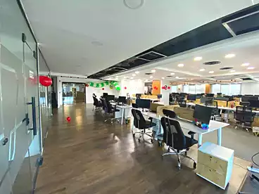 مقر إداري للإيجار في شارع التسعين الجنوبي، شارع التسعين، 700 متر