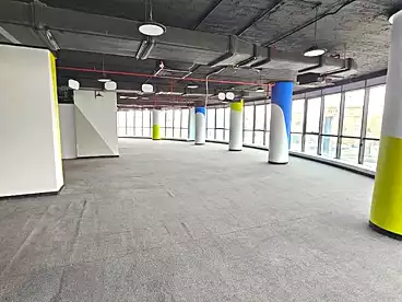 Administrative For rent in Northern 90th St., 90th Street, 632 sqm