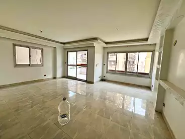 شقق للبيع في شارع شهاب، المهندسين، 160 متر
