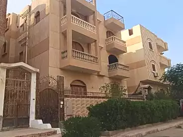 منزل / بيت للبيع في 15 مايو، القاهرة الكبرى، 260 متر