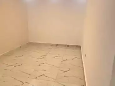 إداري للإيجار في شارع العيادة القديمة، البيطاش، 60 متر