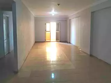 شقق للإيجار في الكيلو 21، العجمي، 130 متر