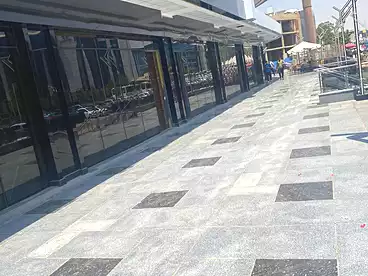 Shops For rent in Southern 90th St., 90th Street, 133 sqm