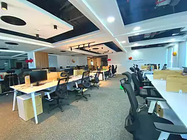 Co-working space For rent in Southern 90th St., 90th Street, 700 sqm