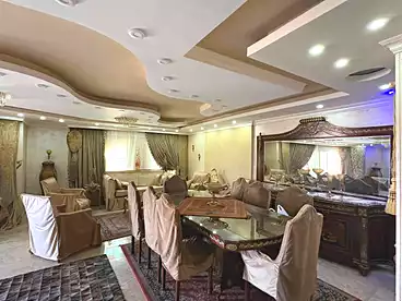 عقارات للبيع في شارع زكي حسن، المنطقة الأولى، 300 متر