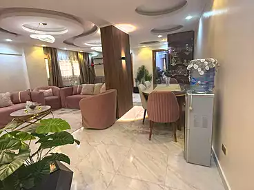 Apartments For sale in Haret Al Kasr Al Kabir, El Sayyeda Zeinab, 135 sqm