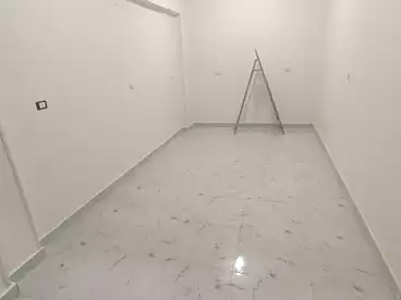 Commercial For sale in Gamal Abd El Naser St., Gisr Al Suez, 20 sqm