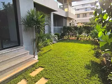 شقة بحديقة للإيجار في كمبوند سكاي كوندوز - فيليت، كمبوند فيليت - سوديك، 160 متر