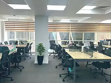 Co-working space For rent in Northern 90th St., 90th Street, 330 sqm