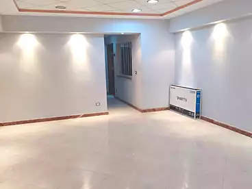 Administrative For sale in Sifarat St., El Sefarat Neighborhood, 200 sqm