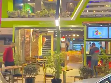 مطاعم للإيجار في شارع مصطفى النحاس، مدينة نصر، 300 متر