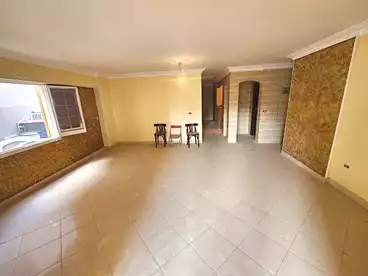 في شارع عبد الرحمن الرافعي، النرجس عمارات، 165 متر