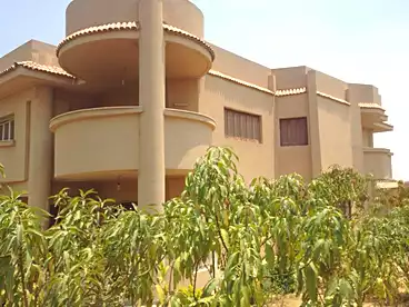 في كمبوند في طريق اسكندرية الصحراوي، طريق القاهرة - الإسكندرية الصحراوي، 300 متر