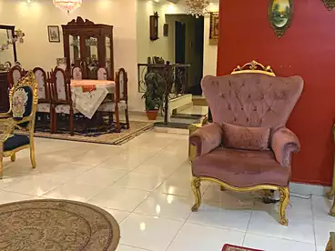 عقارات للبيع في المجاورة الاولى، الحي الثامن، 220 متر