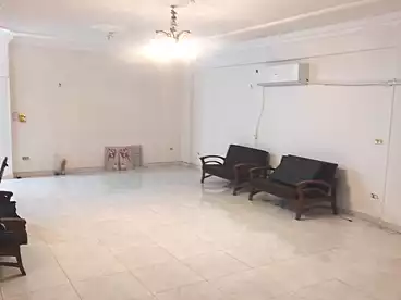 عقارات للبيع في شارع سمير شحاتة، الياسمين 1، 200 متر