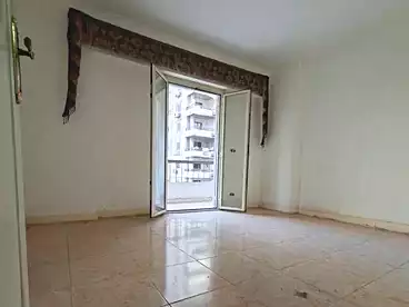 Apartments For sale in Gamal Abdel Nasser St., El Mandara, 100 sqm