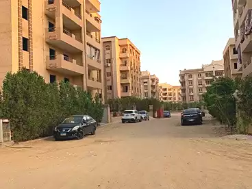 Apartments For sale in Grand City Compound - El Masreya El Dawleya, Compounds in 6 October, 190 sqm