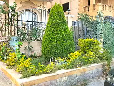في شارع عمر مكرم، النرجس 8، 195 متر