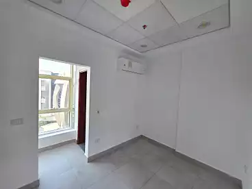 Medical For rent in Southern 90th St., 90th Street, 39 sqm