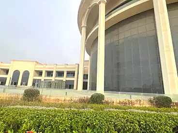 محلات للإيجار في شارع التسعين الجنوبي، شارع التسعين، 140 متر