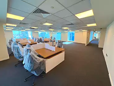 Offices For rent in Northern 90th St., 90th Street, 760 sqm