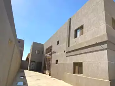 Factory For sale in Manteqat El Herafeyen, Badr City, 705 sqm