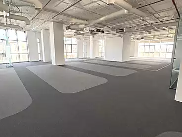 Offices For rent in Northern 90th St., 90th Street, 325 sqm