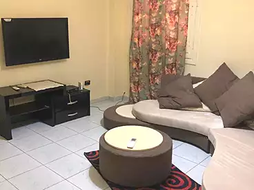 Properties For rent in Side Street off 90th Street, 90th Street, 180 sqm