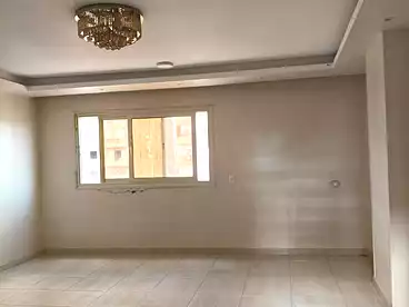 Apartments For sale in El Shareaa El Gharby St., Helwan, 120 sqm