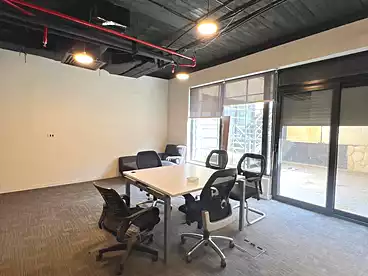 Administrative For rent in Northern 90th St., 90th Street, 200 sqm