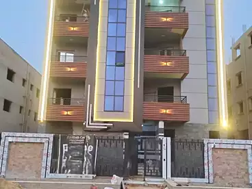 شقة بحديقة للبيع في محور العروبة، جنوب الأكاديمية، 220 متر