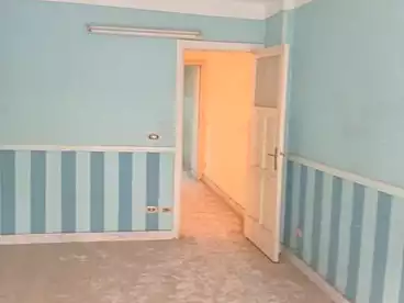 شقق للبيع في شارع الجلاء، فيكتوريا، 100 متر