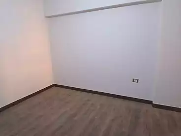 شقق للبيع في شارع سيدي كمال، المندرة بحري، 100 متر