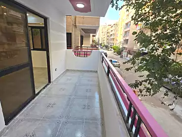 Apartments For sale in Shatee El Nakheel, Al Agamy, 140 sqm