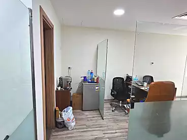 Offices For rent in Northern 90th St., 90th Street, 65 sqm