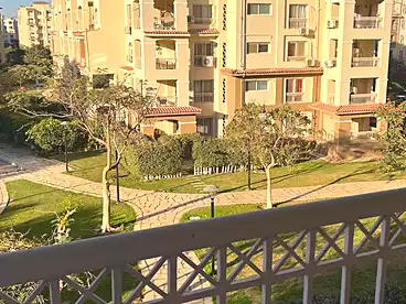 For sale in 17th St., First Zone Buildings, 211 sqm