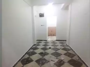 Shops For sale in Ezbet Mohsen St., El Awayed, 18 sqm
