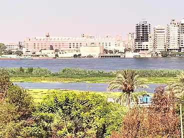 شقق للبيع في شارع كورنيش النيل، حدائق حلوان، 220 متر