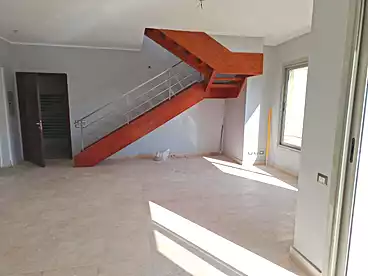 Penthouse For rent in Village Gate Compound - Palm Hills, Compounds in New Cairo, 210 sqm