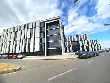 Administrative For rent in Hyde Park Business District, Compounds in New Cairo, 125 sqm