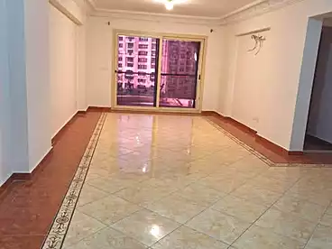 شقق للإيجار في شارع محمد فوزي معاذ، سموحة، 250 متر