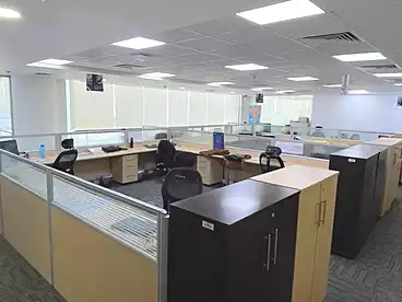 Administrative Building For rent in Northern 90th St., 90th Street, 5200 sqm