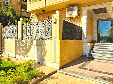 للبيع في شارع 100، الحي العاشر، 150 متر