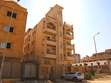 للبيع في حي 2000 قطعة، التوسعات الشمالية، 140 متر