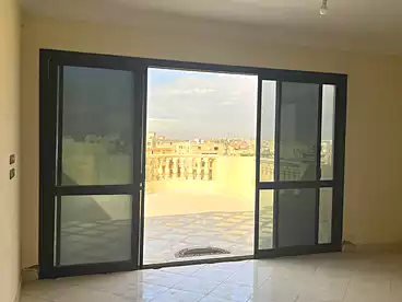 للبيع في شارع طه حسين، جنوب الاكاديميه (ب)، 140 متر